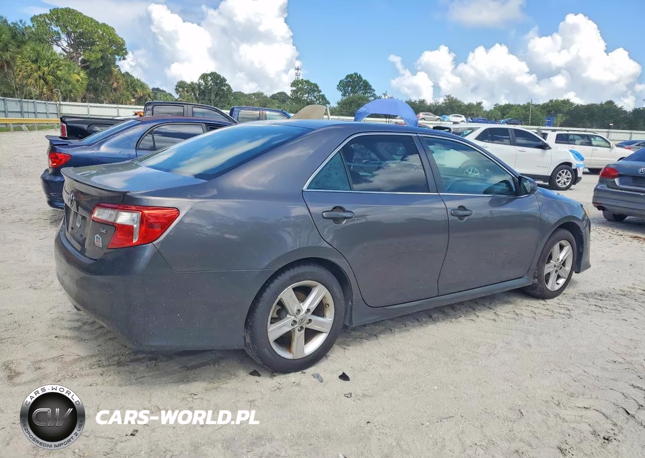 2014 Toyota Camry Se VIN:4T1BF1FK3EU788399 - 3