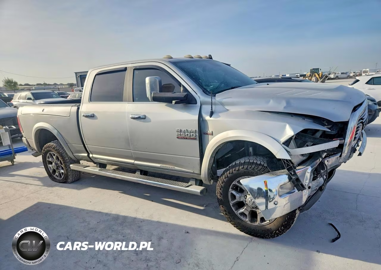 2017 Ram 2500 Longhorn VIN:3C6UR5GJ8HG569034 - 4