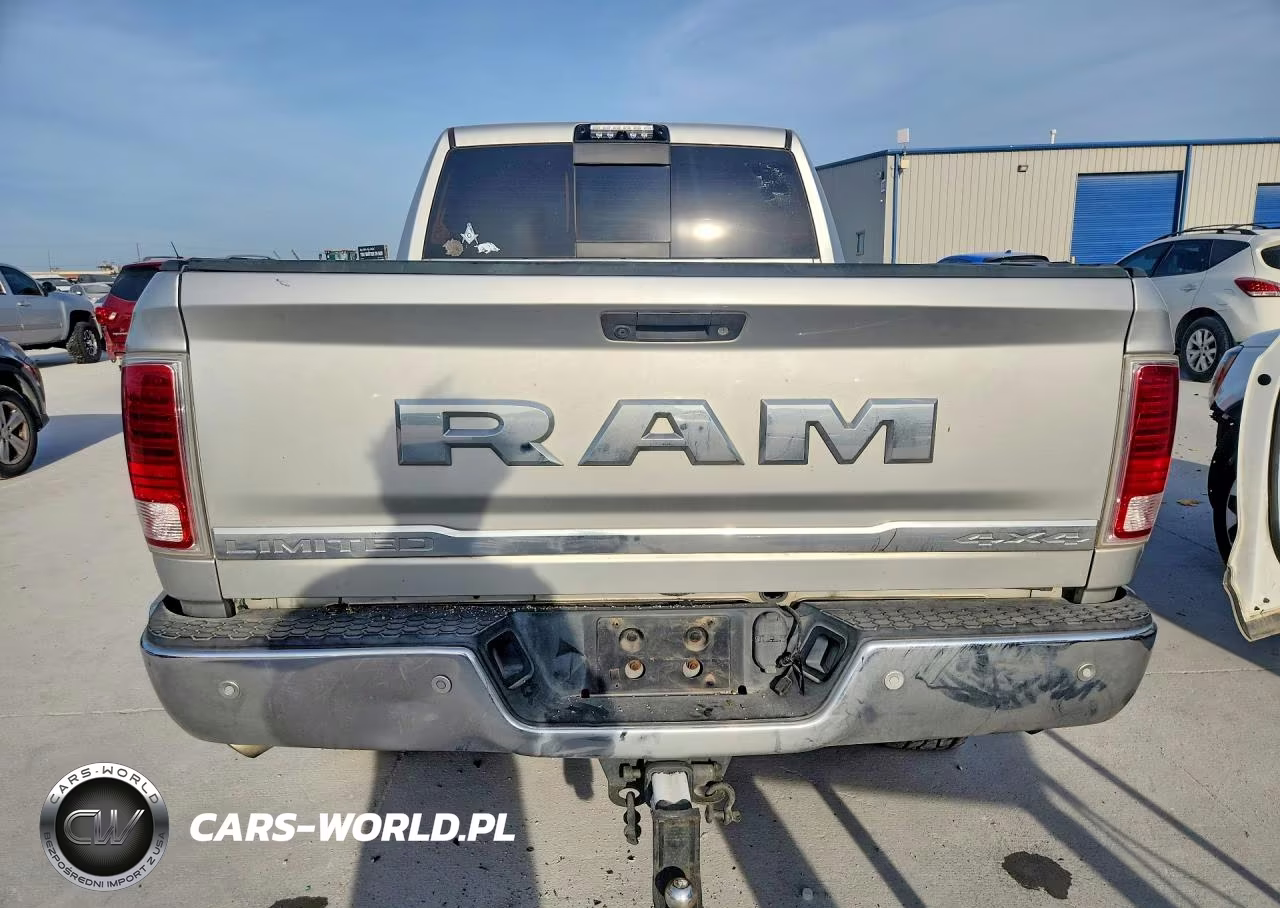 2017 Ram 2500 Longhorn VIN:3C6UR5GJ8HG569034 - 6