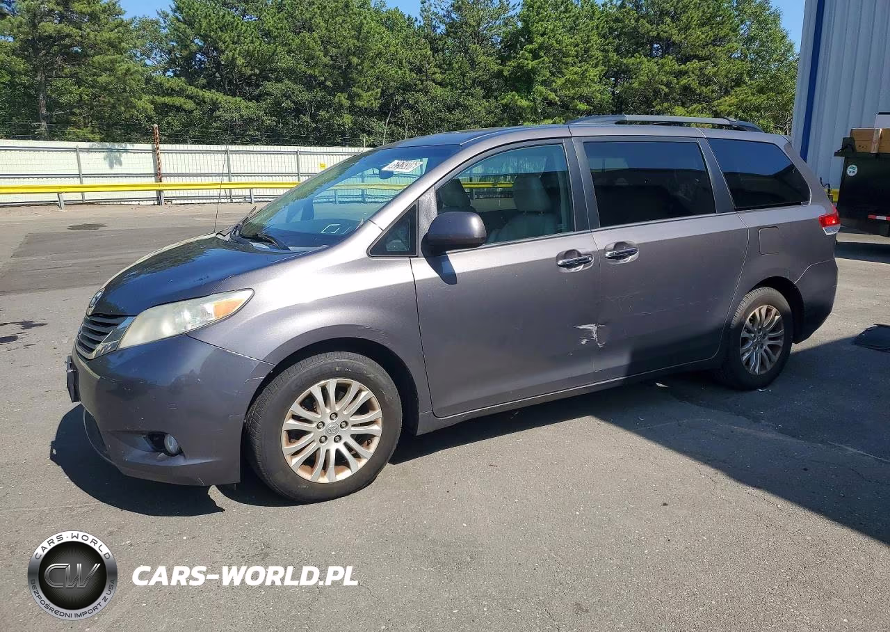 2014 Toyota Sienna Xle 8-Passenger