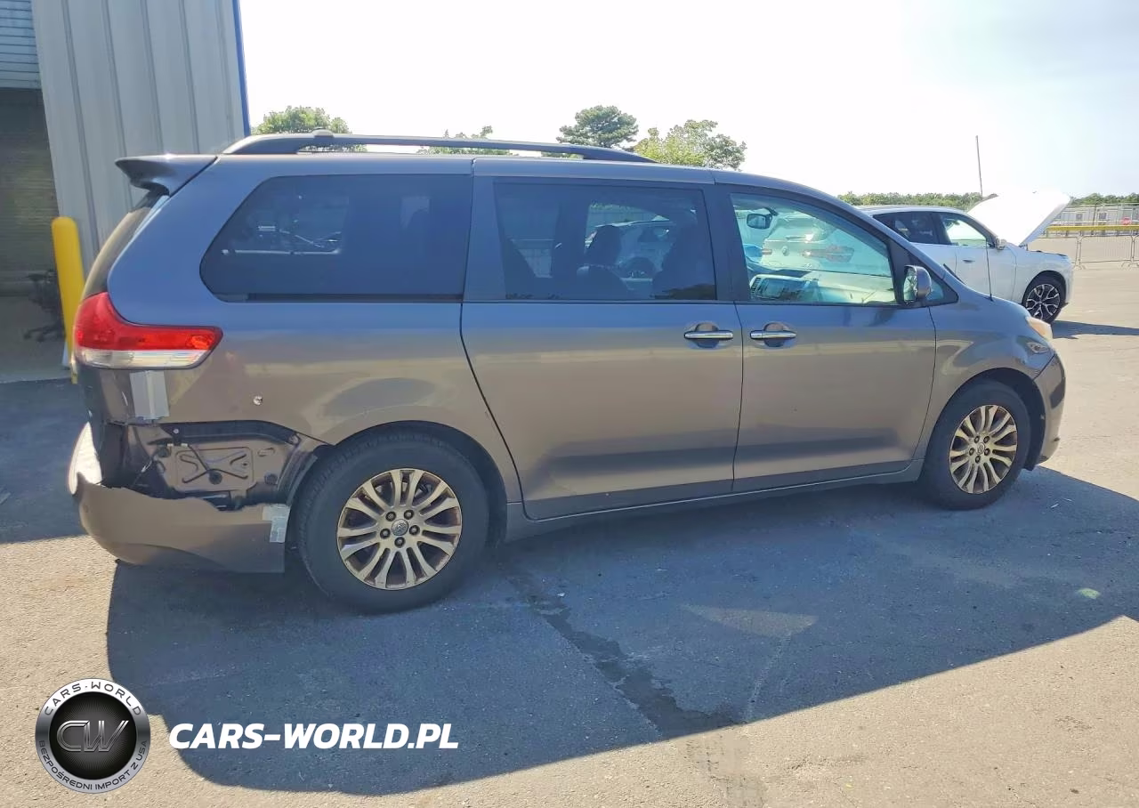 2014 Toyota Sienna Xle 8-Passenger VIN:5TDYK3DC7ES472199 - 3