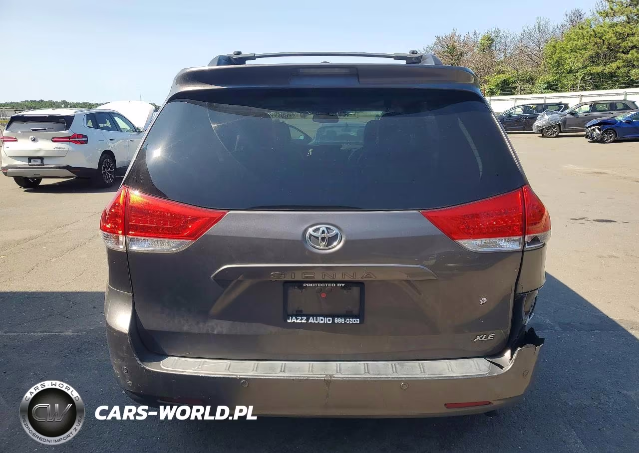 2014 Toyota Sienna Xle 8-Passenger VIN:5TDYK3DC7ES472199 - 6
