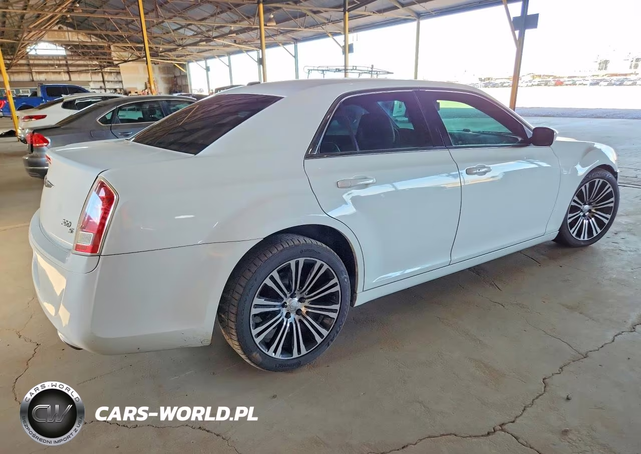 2013 Chrysler 300 S VIN:2C3CCABG5DH593915 - 3