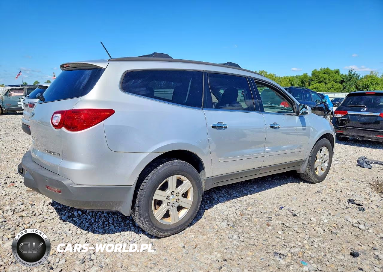 2011 Chevrolet Traverse Lt VIN:1GNKVGED8BJ352066 - 3