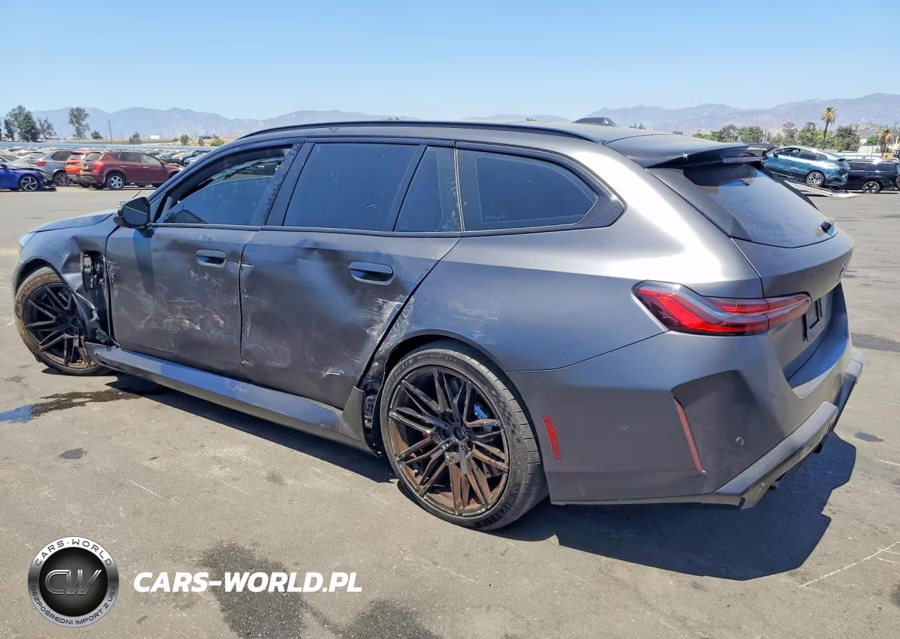 2026 BMW M5 Touring VIN:WBS83GV01TCW99744 - 2
