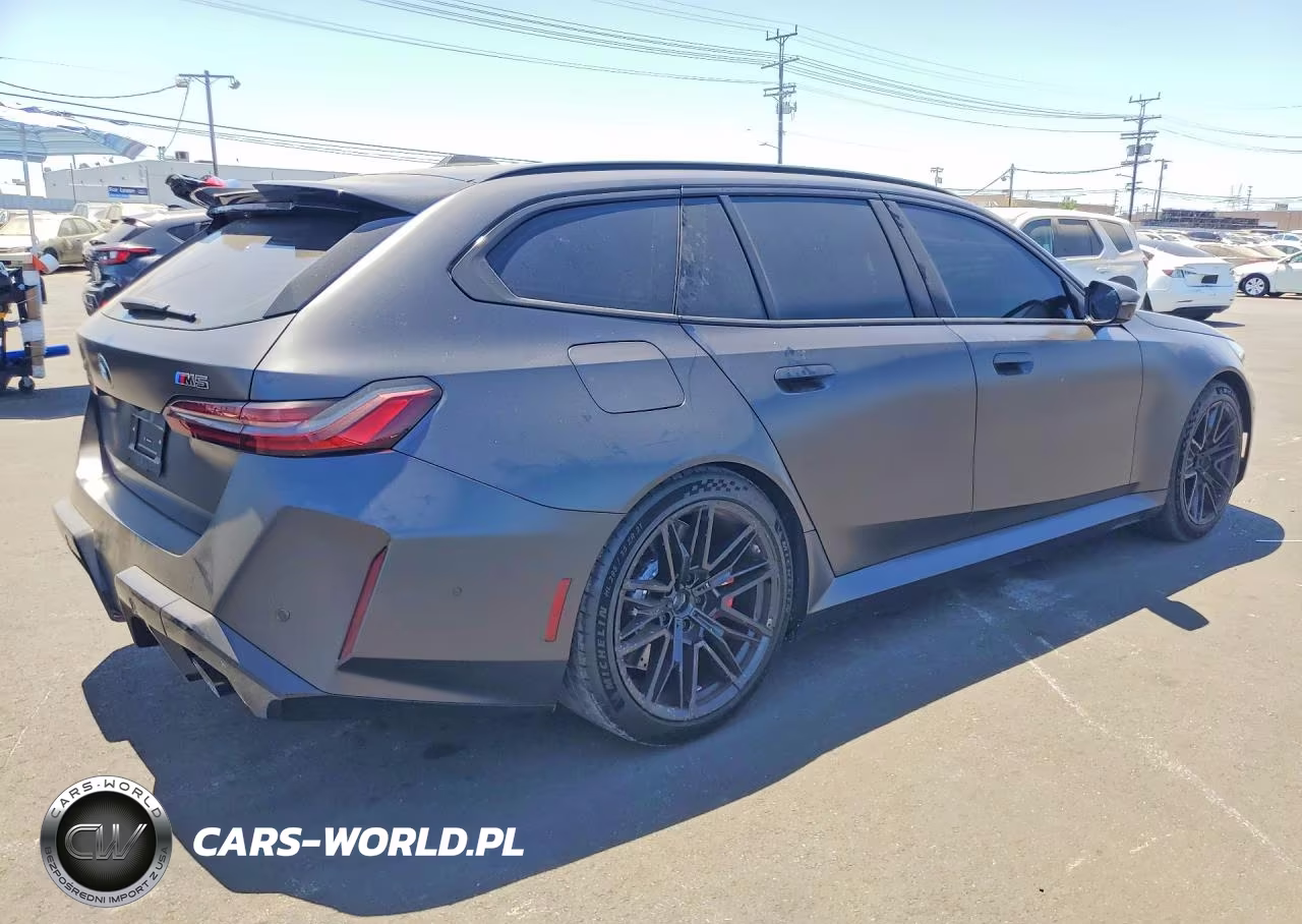 2026 BMW M5 Touring VIN:WBS83GV01TCW99744 - 3