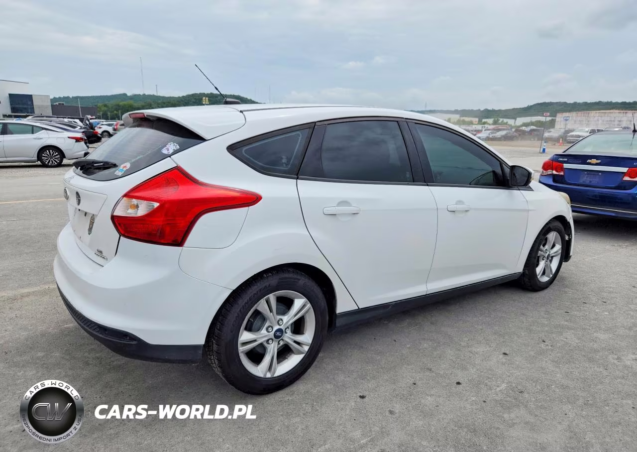 2013 Ford Focus Se VIN:1FADP3K20DL125569 - 3