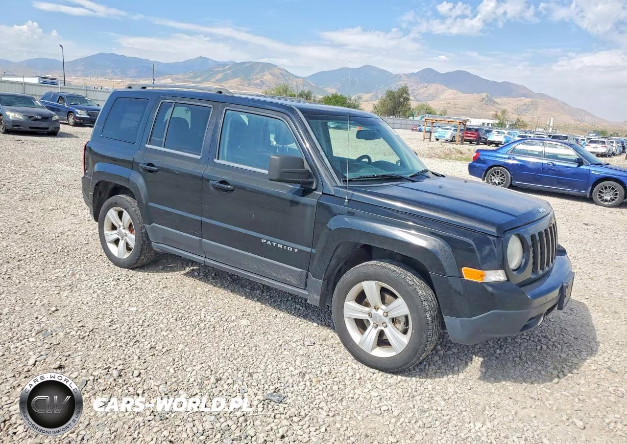 2014 Jeep Patriot Latitude VIN:1C4NJPFB5ED771235 - 4