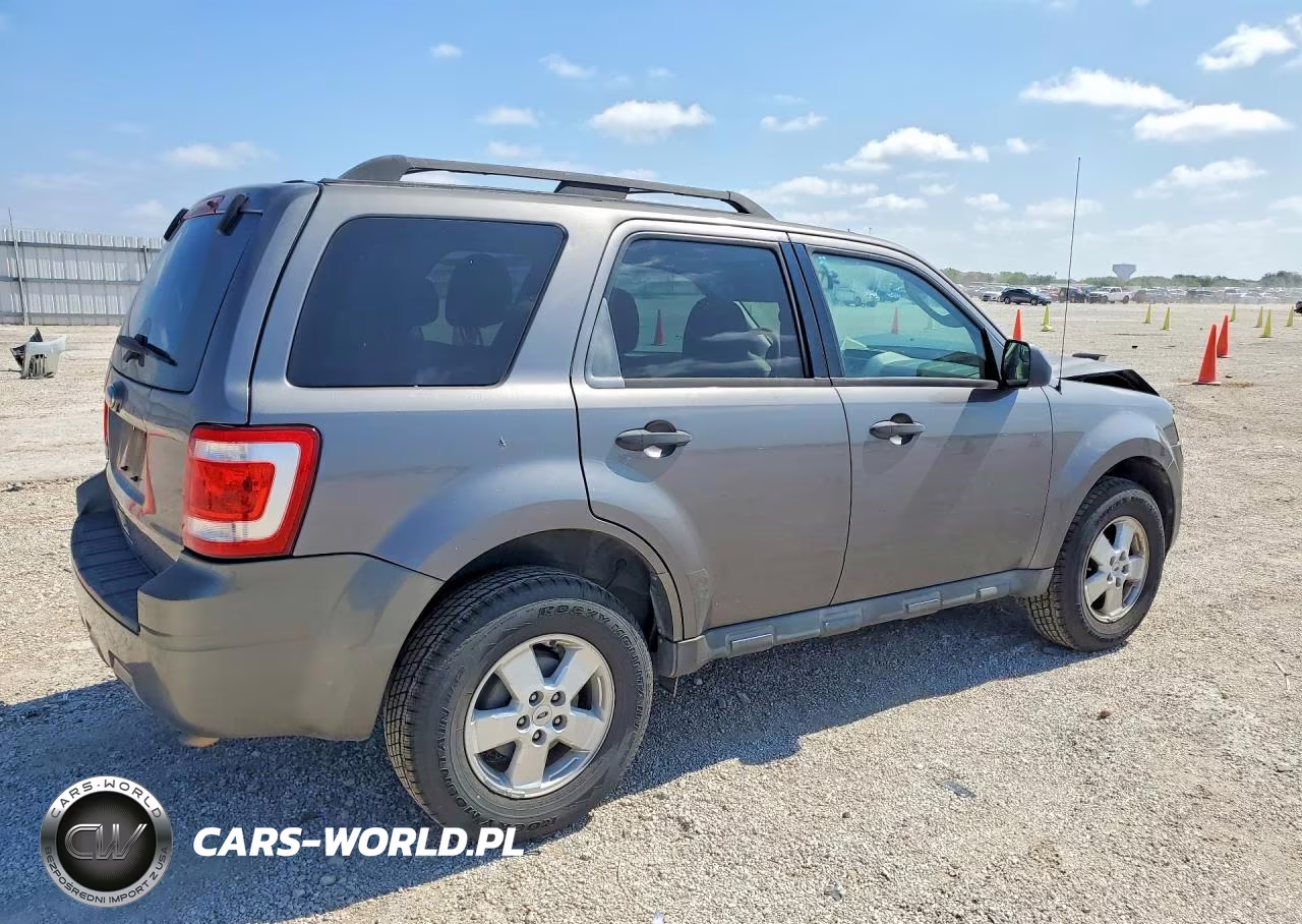 2010 Ford Escape Xlt VIN:1FMCU0D72AKD39577 - 3