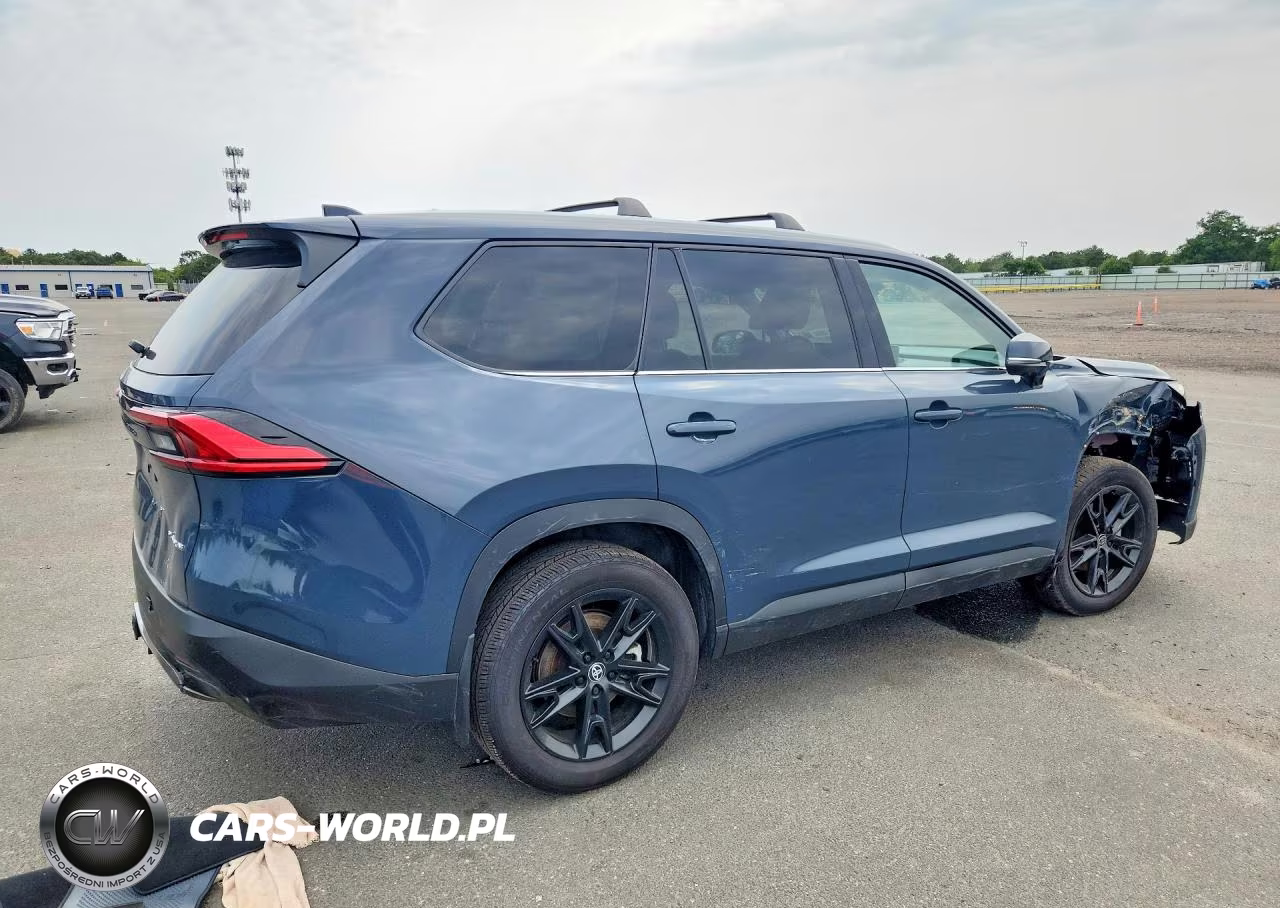 2024 Toyota Grand Highlander Platinum VIN:5TDAAAB51RS000700 - 3