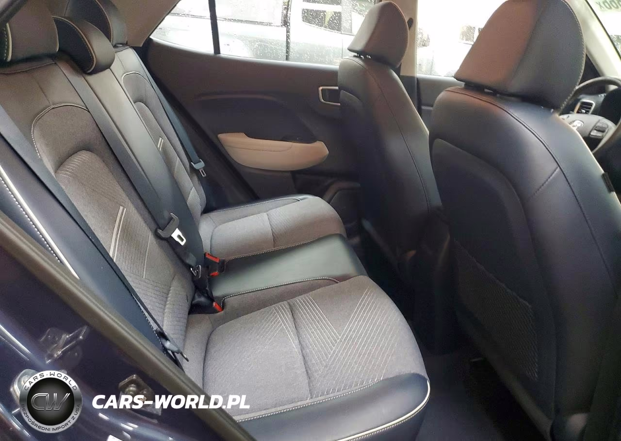 2021 Hyundai Venue Denim VIN:KMHRC8A36MU104704 - 11