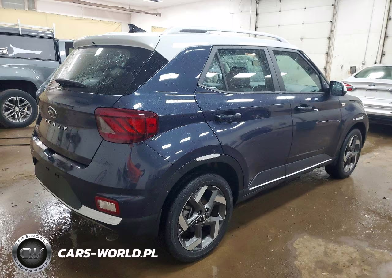 2021 Hyundai Venue Denim VIN:KMHRC8A36MU104704 - 3
