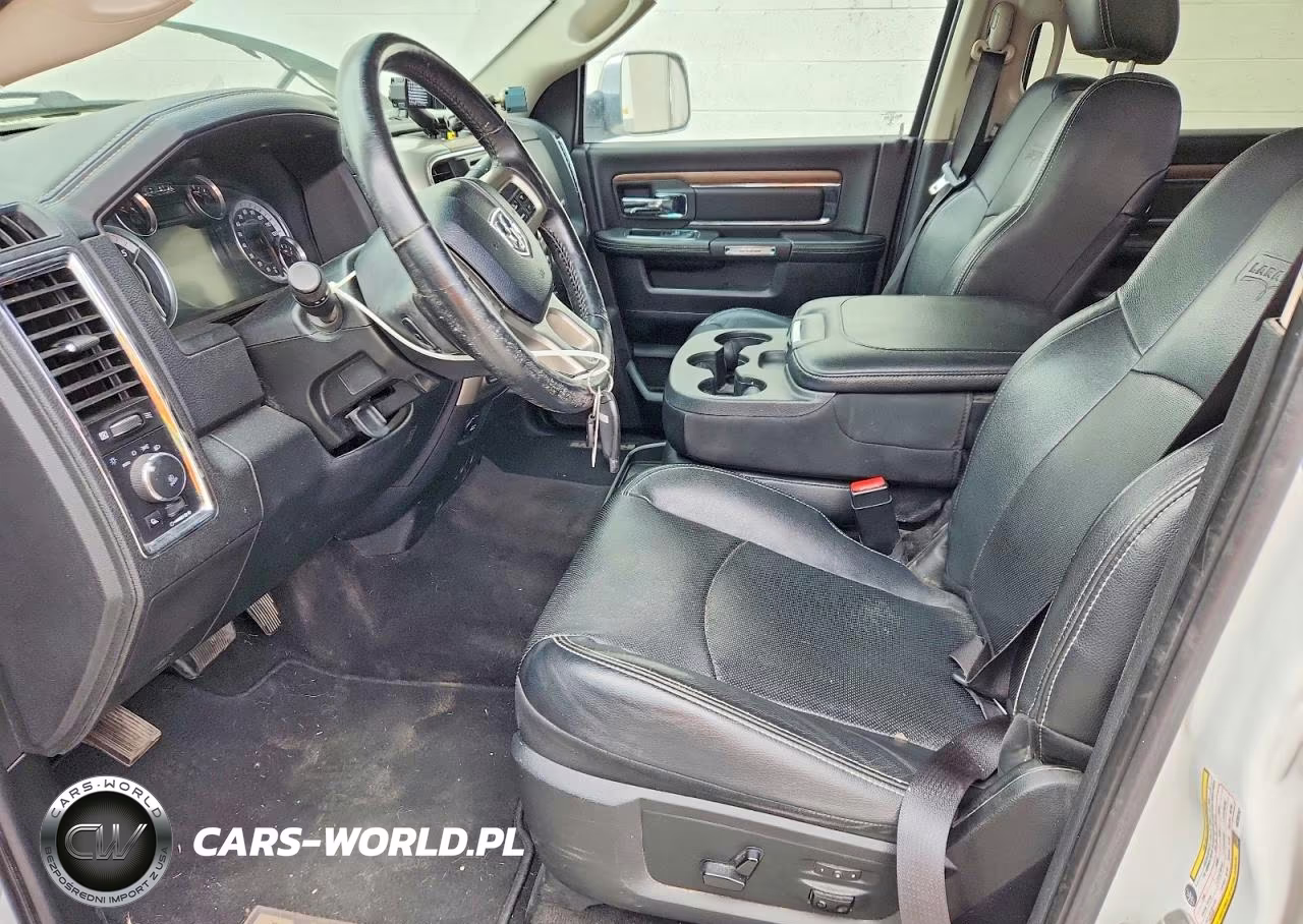 2017 Ram 2500 Laramie VIN:3C6UR5FL6HG702747 - 7