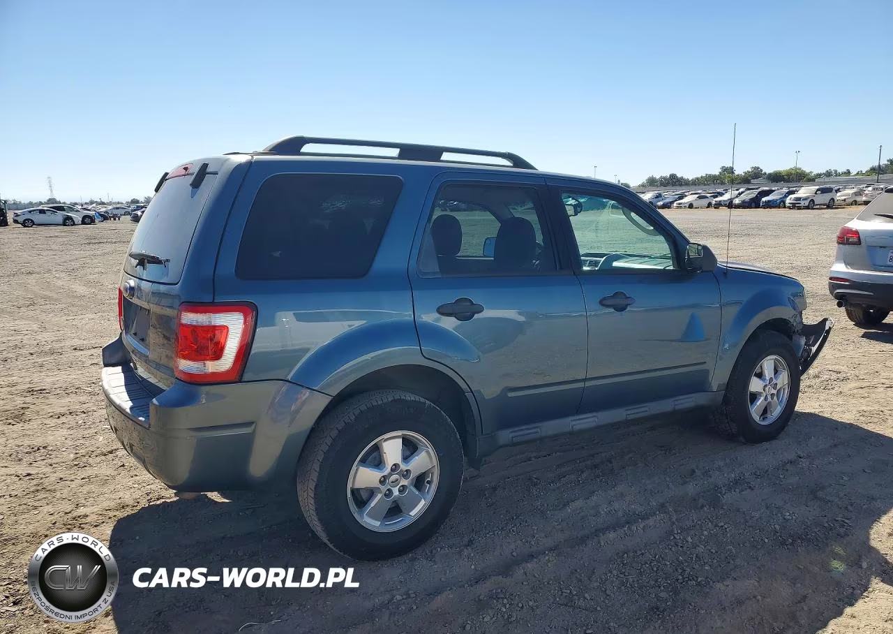 2010 Ford Escape Xlt VIN:1FMCU0D79AKB41742 - 3