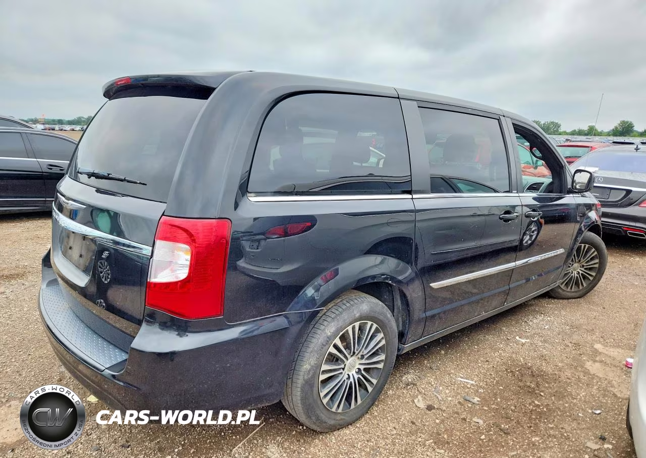 2014 Chrysler Town & Country S VIN:2C4RC1HG2ER199765 - 3