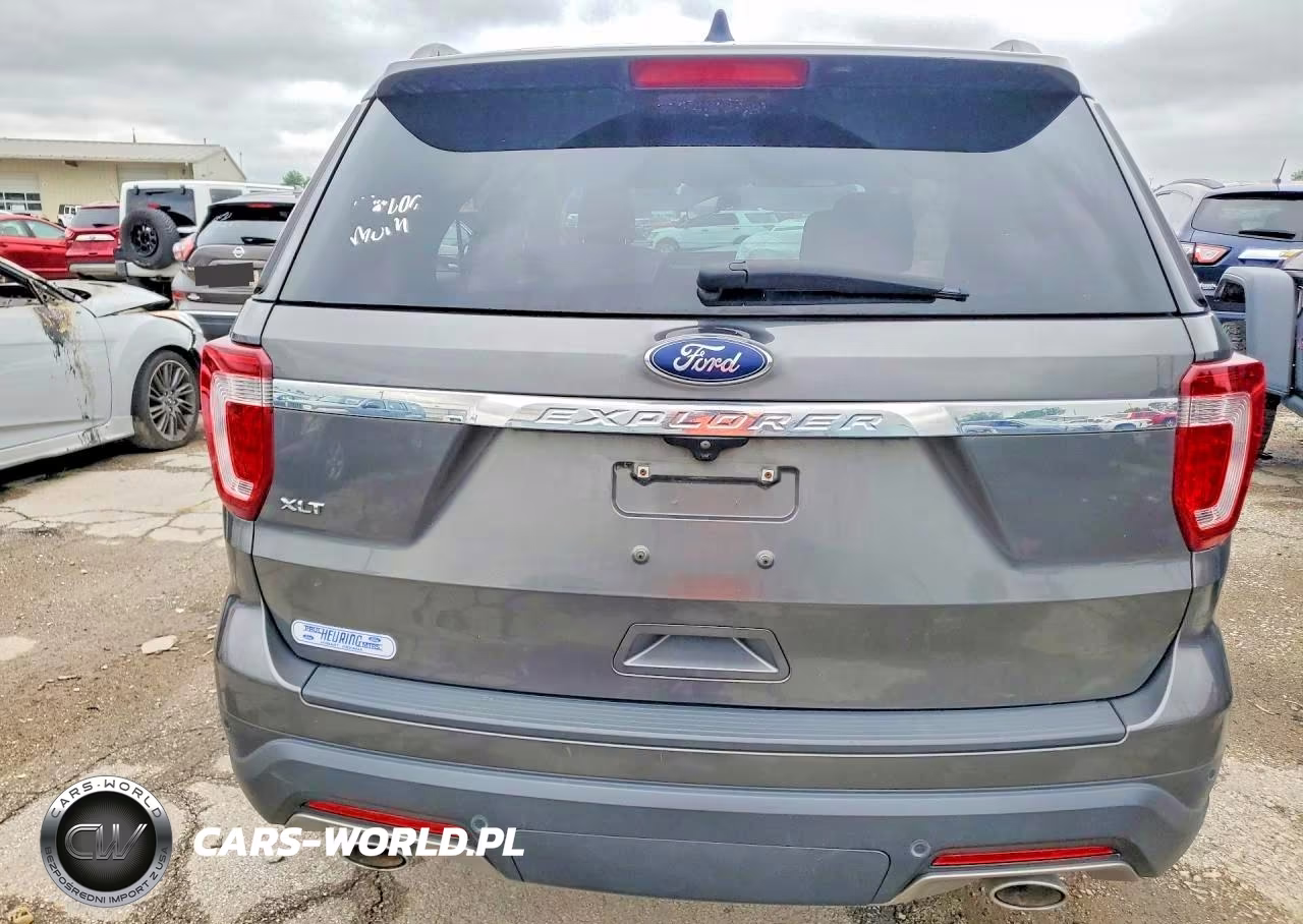 2018 Ford Explorer Xlt VIN:1FM5K7D82JGA64764 - 6