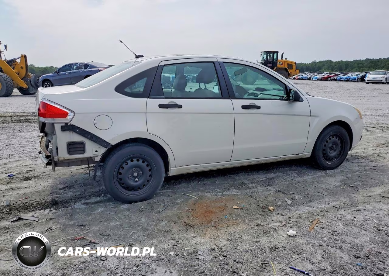 2010 Ford Focus S VIN:1FAHP3EN9AW230306 - 3