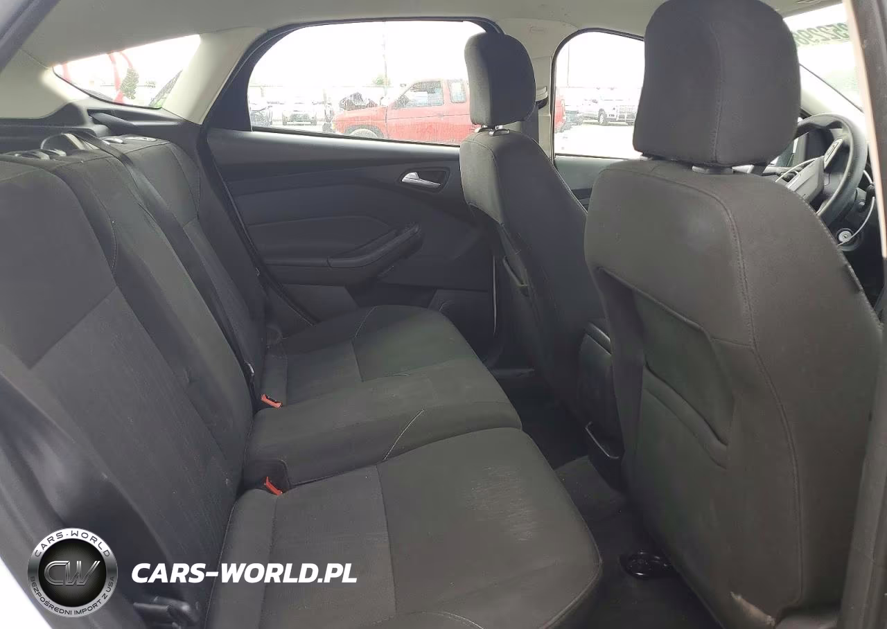 2015 Ford Focus Se VIN:1FADP3K28FL220531 - 10