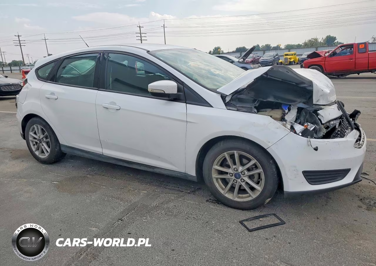 2015 Ford Focus Se VIN:1FADP3K28FL220531 - 4