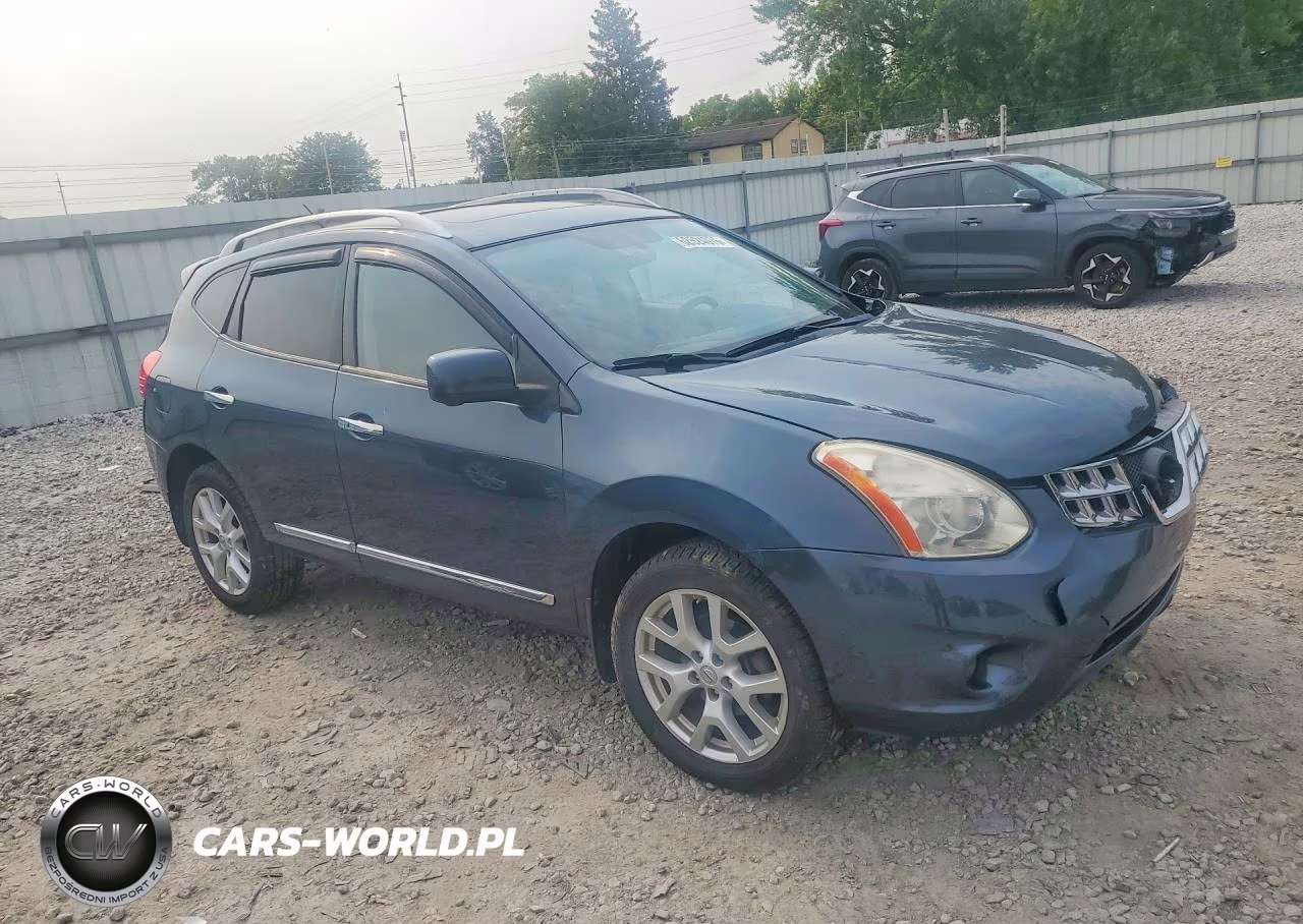 2013 Nissan Rogue S VIN:JN8AS5MV1DW622986 - 4