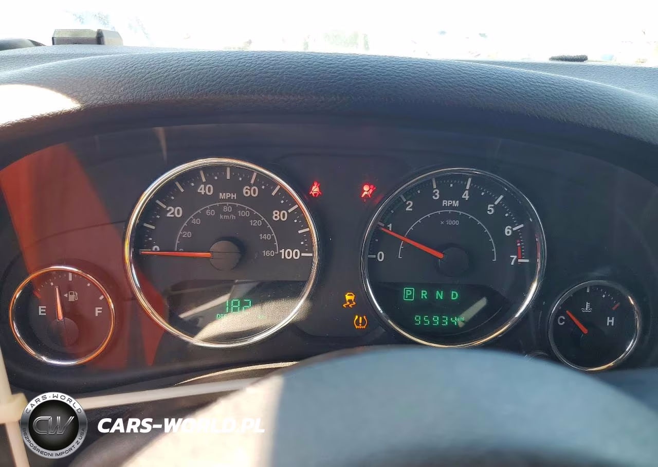 2018 Jeep Wrangler Unlimited Sahara VIN:1C4HJWEG9JL872993 - 9