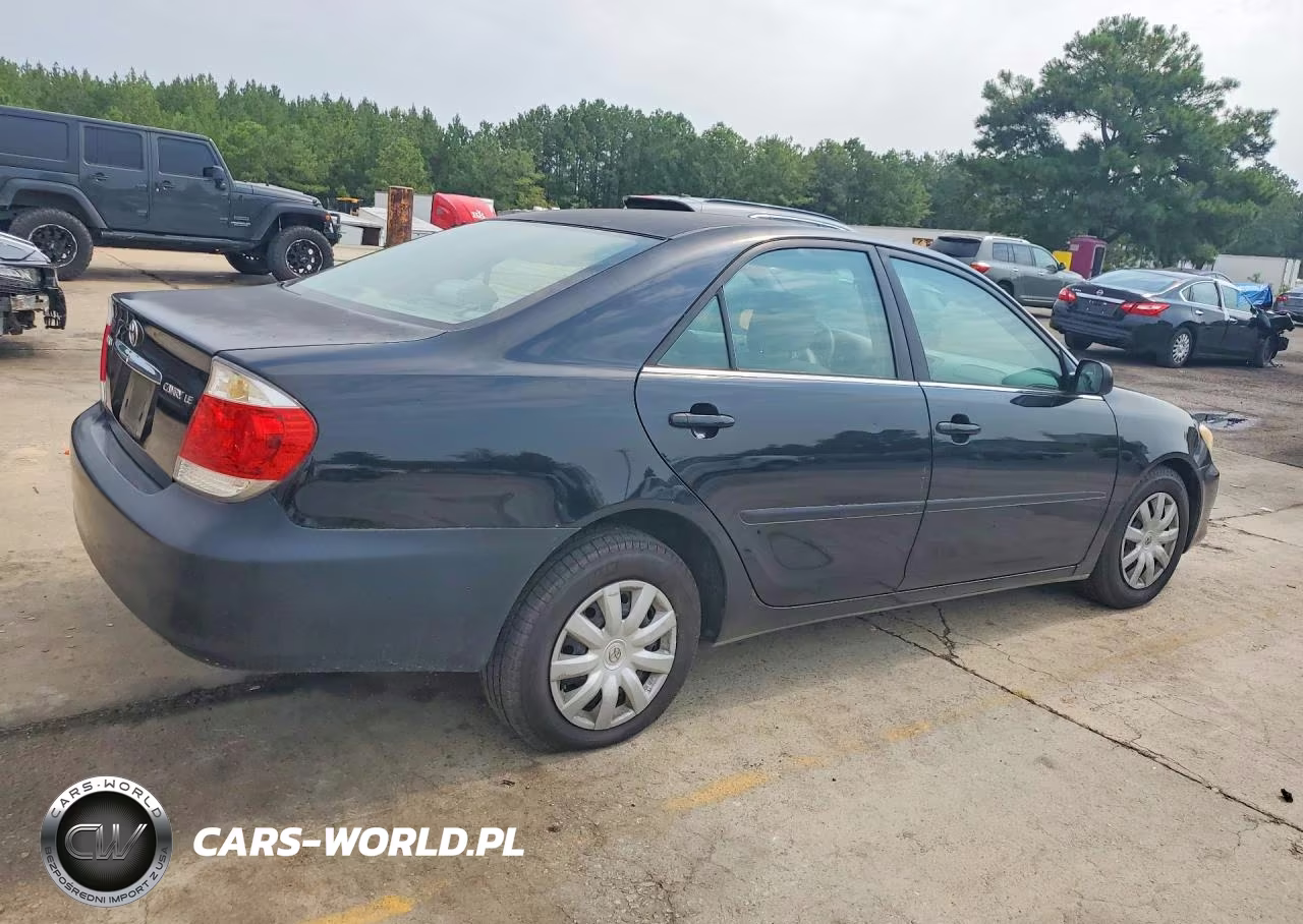 2005 Toyota Camry Le VIN:4T1BE32K85U427822 - 3