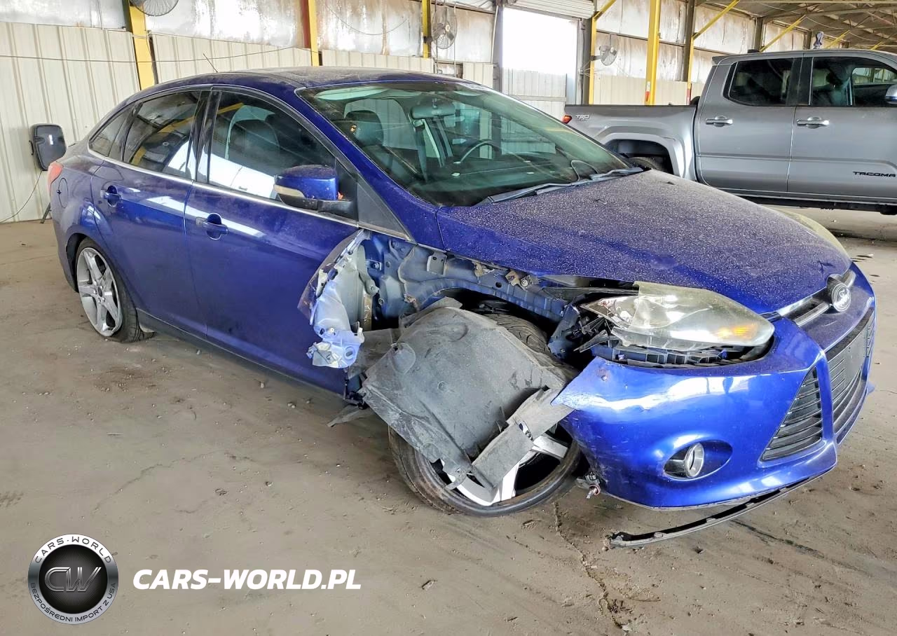 2014 Ford Focus Titanium VIN:1FADP3J2XEL199021 - 4