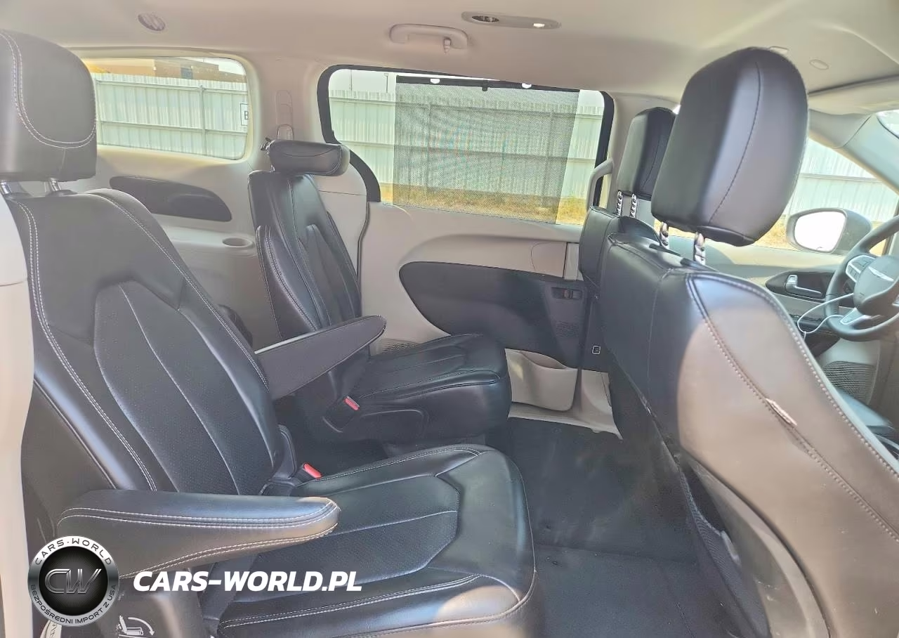 2023 Chrysler Pacifica Touring L VIN:2C4RC1BG9PR627438 - 11