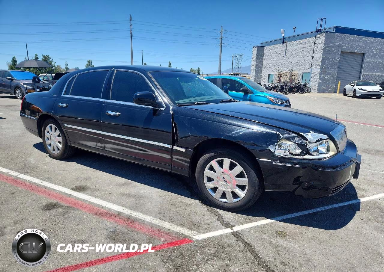 2006 Lincoln Town Car Signature VIN:1LNHM81W66Y650160 - 4