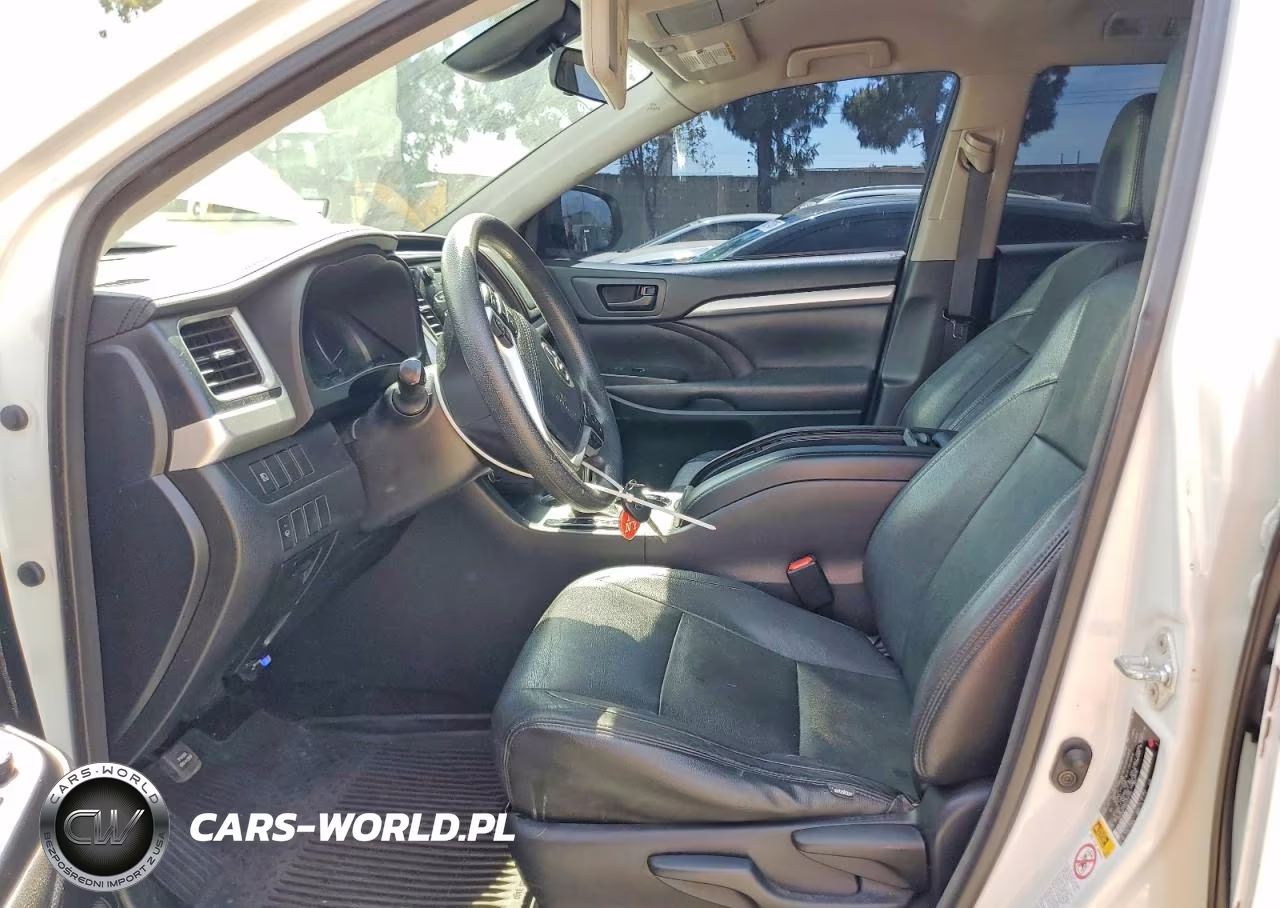 2017 Toyota Highlander Le VIN:5TDZARFH8HS030121 - 7