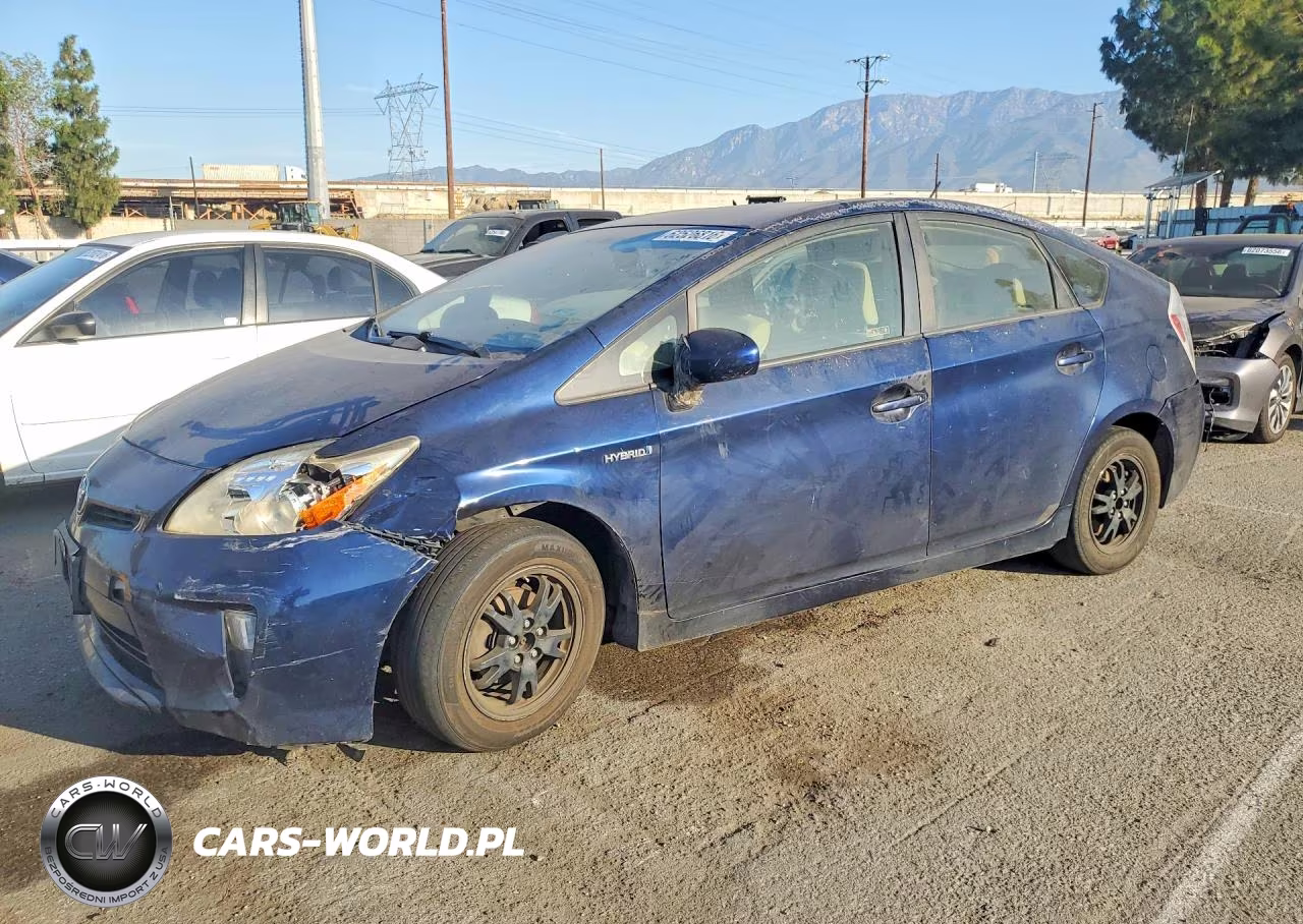 2013 Toyota Prius Two – zdjęcie 1 z 12