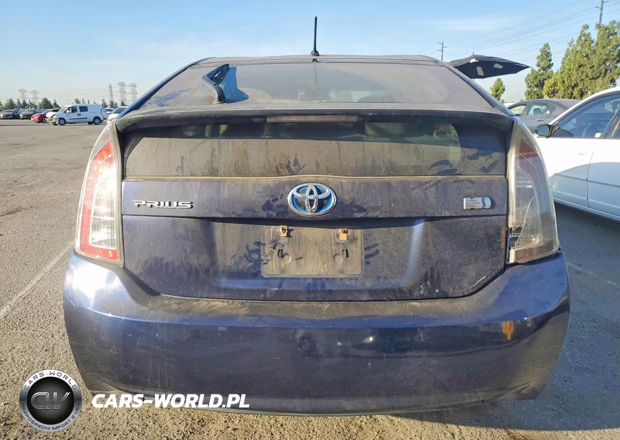 2013 Toyota Prius Two VIN:JTDKN3DU0D1718236 - 6