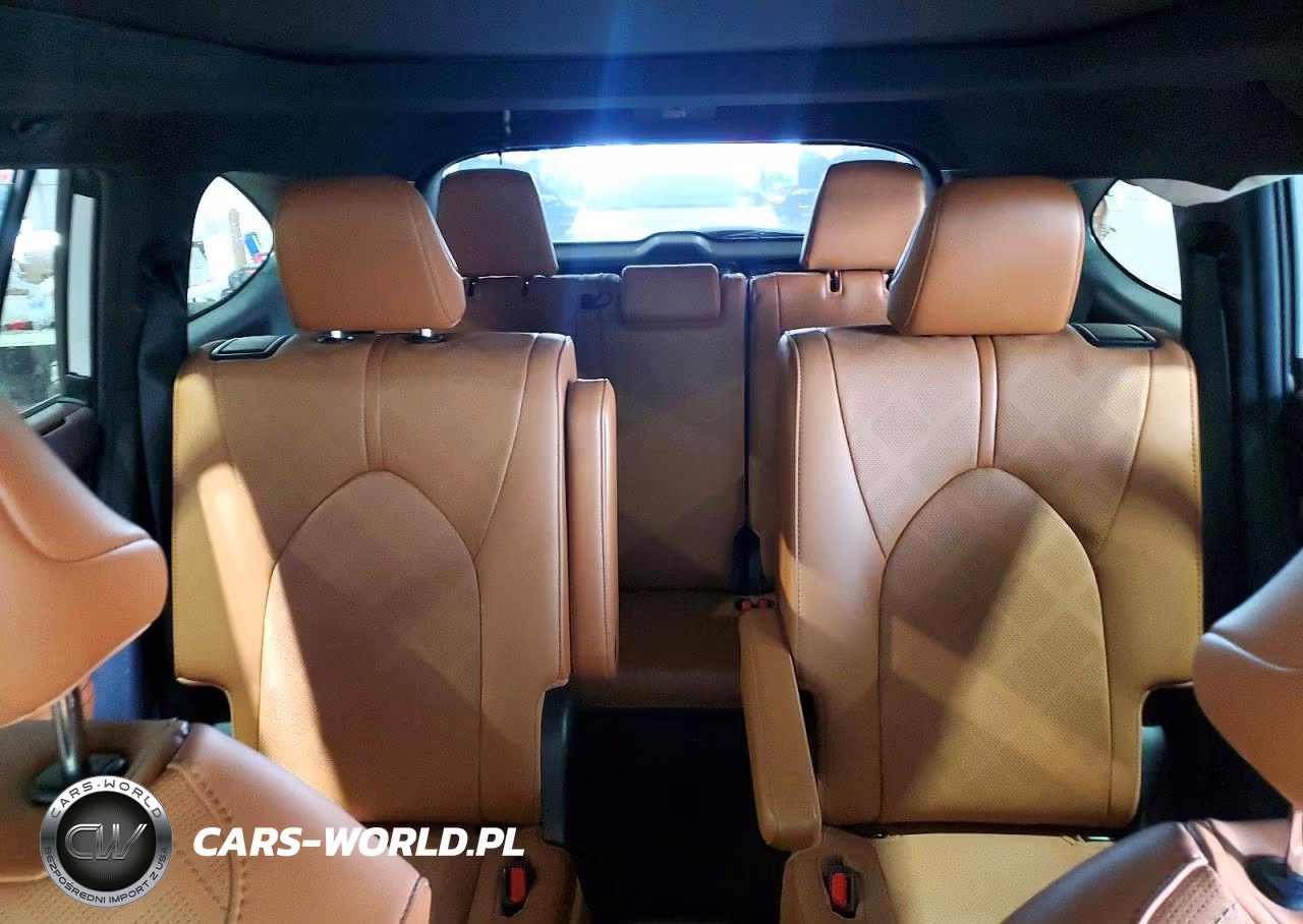 2021 Toyota Highlander Hybrid Platinum VIN:5TDEBRCH2MS051802 - 10