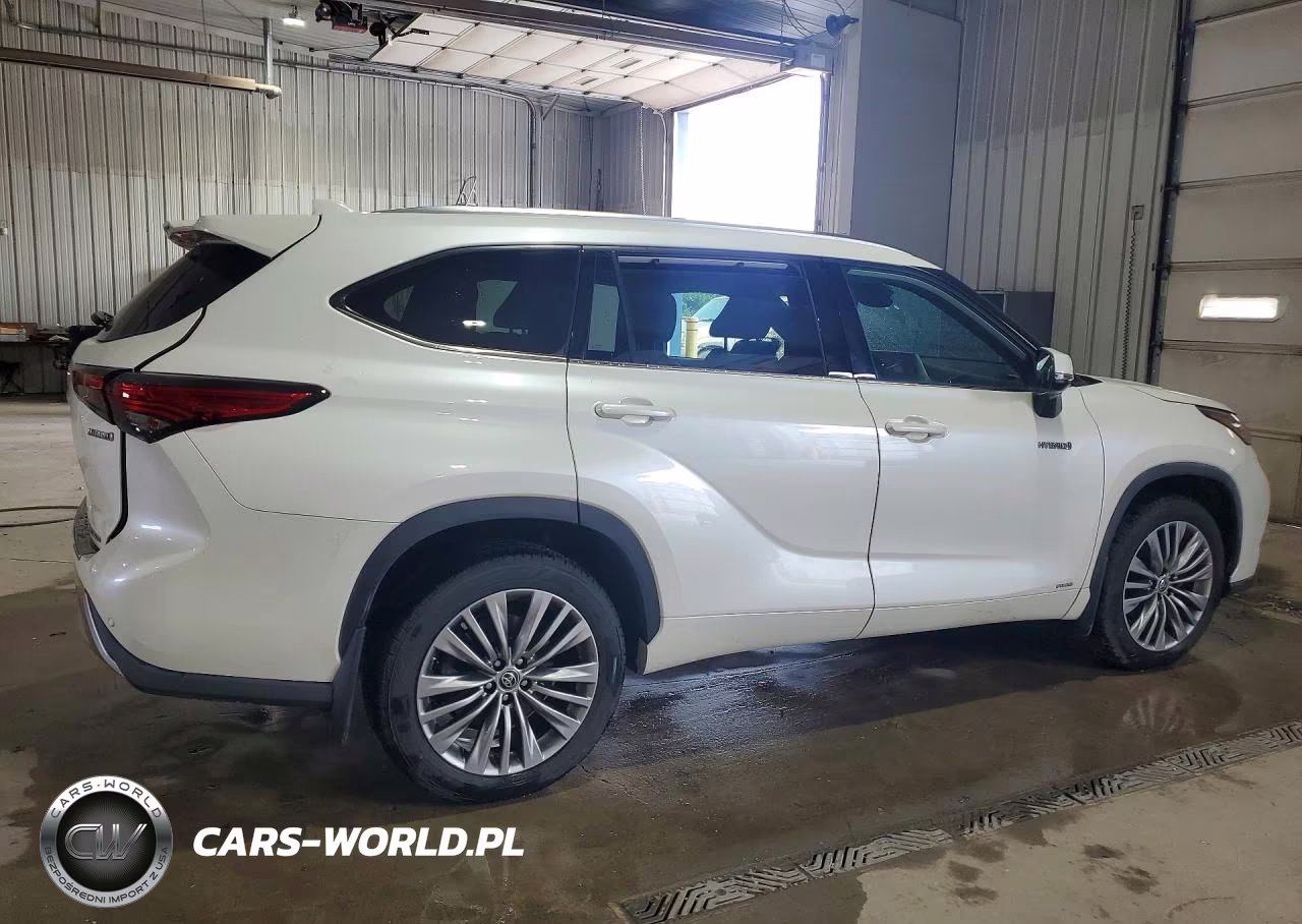 2021 Toyota Highlander Hybrid Platinum VIN:5TDEBRCH2MS051802 - 3