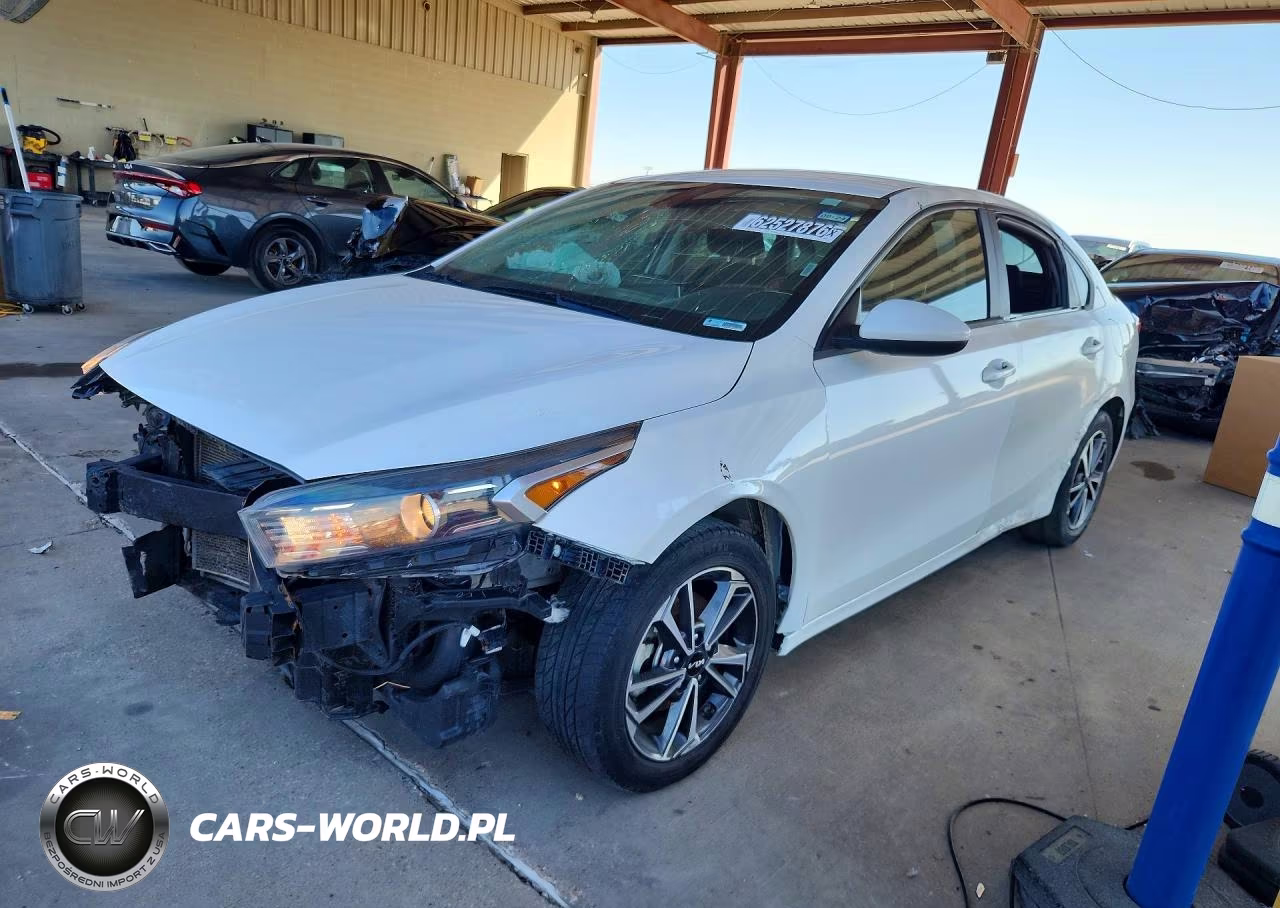 2022 Kia Forte Lxs – zdjęcie 1 z 12