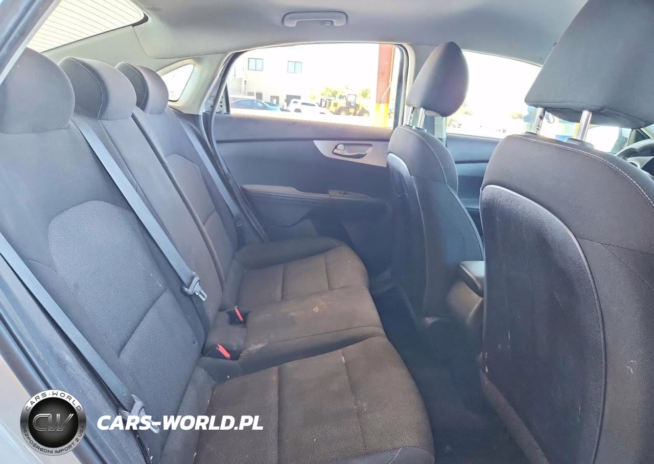 2022 Kia Forte Lxs VIN:3KPF24ADXNE425513 - 10
