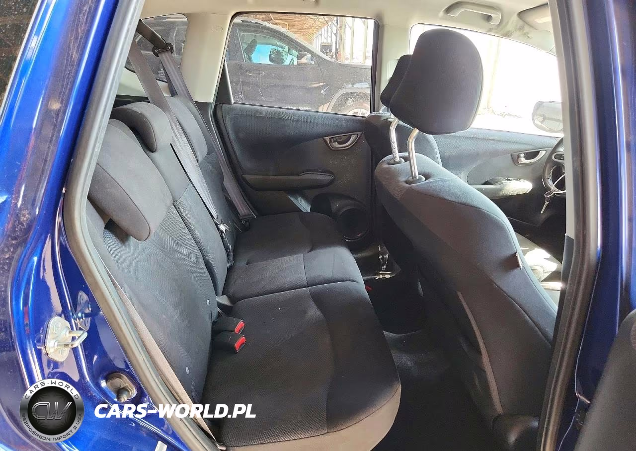 2011 Honda Fit Sport VIN:JHMGE8H5XBC012347 - 10