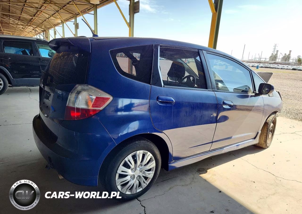 2011 Honda Fit Sport VIN:JHMGE8H5XBC012347 - 3