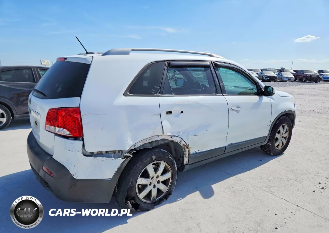 2011 Kia Sorento Lx VIN:5XYKT4A11BG125455 - 3