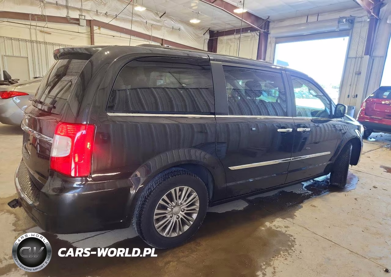 2014 Chrysler Town & Country Touring L VIN:2C4RC1CG9ER373242 - 3