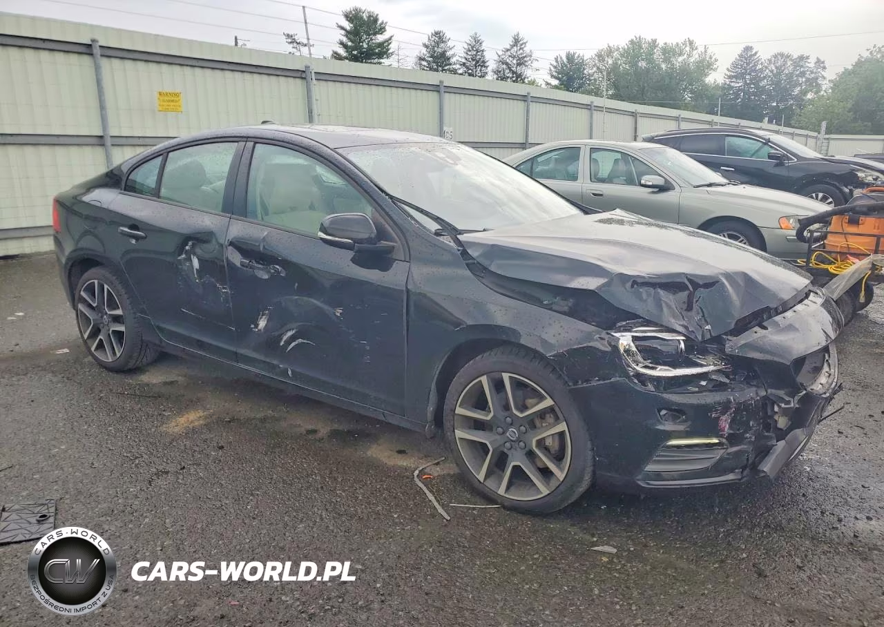 2017 Volvo S60 Dynamic VIN:YV140MTLXH2437089 - 4