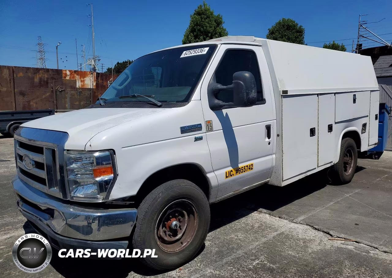 2010 Ford Econoline E350 Super Duty Cutaway Van