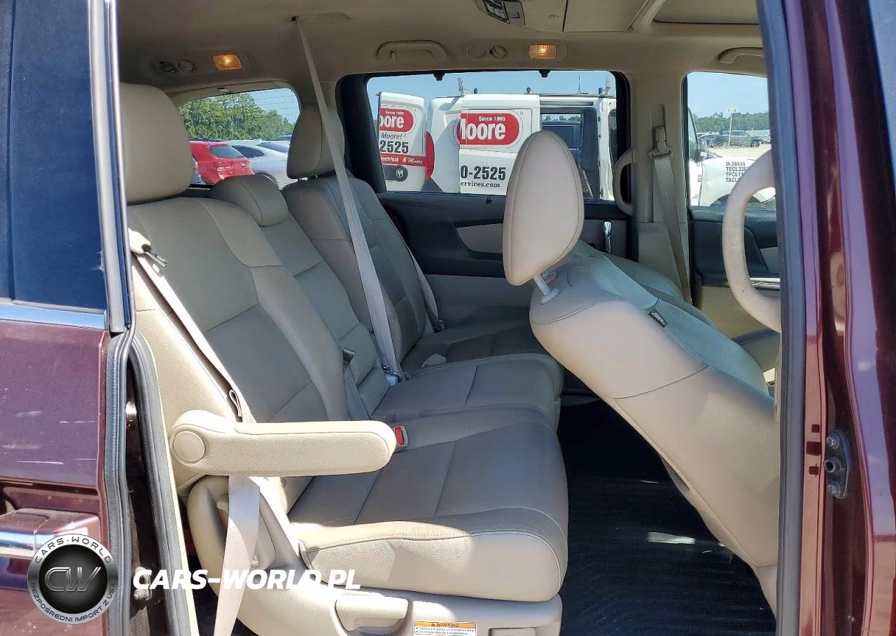 2015 Honda Odyssey Touring VIN:5FNRL5H94FB033365 - 11