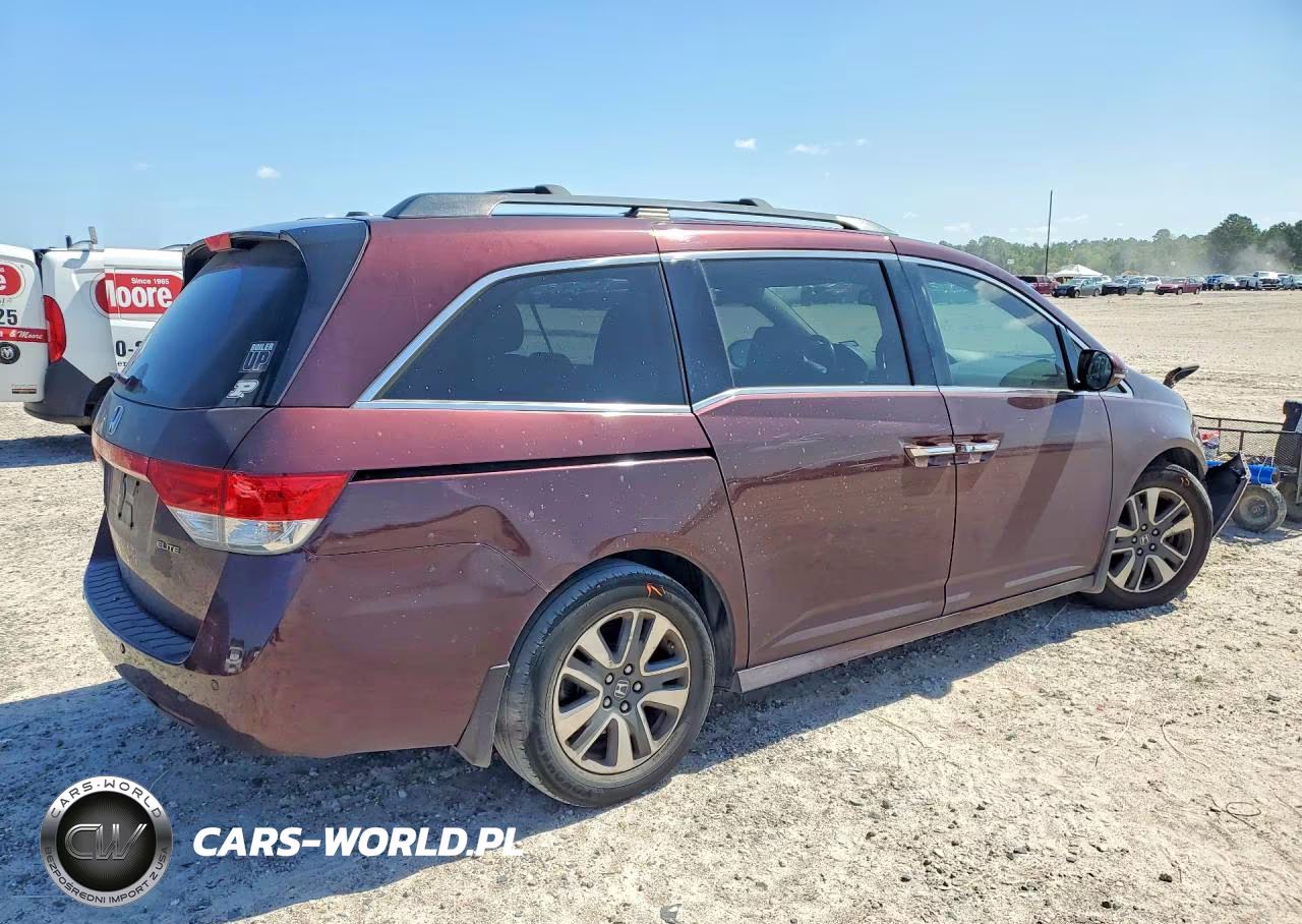 2015 Honda Odyssey Touring VIN:5FNRL5H94FB033365 - 3