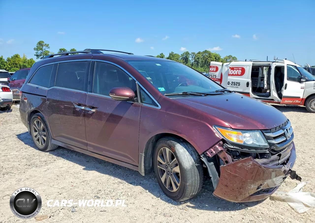 2015 Honda Odyssey Touring VIN:5FNRL5H94FB033365 - 4