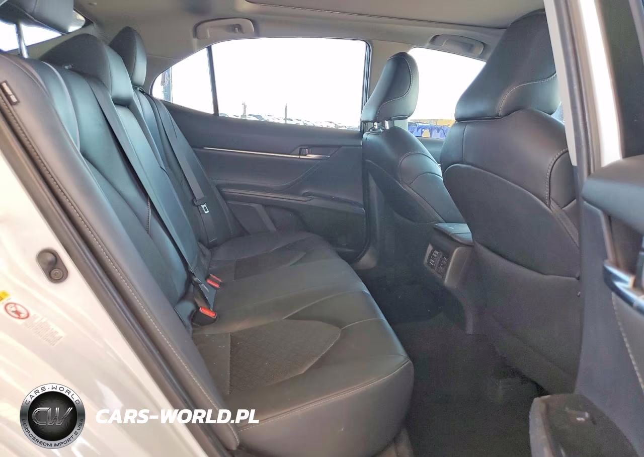 2018 Toyota Camry Xse VIN:4T1B61HKXJU669837 - 10