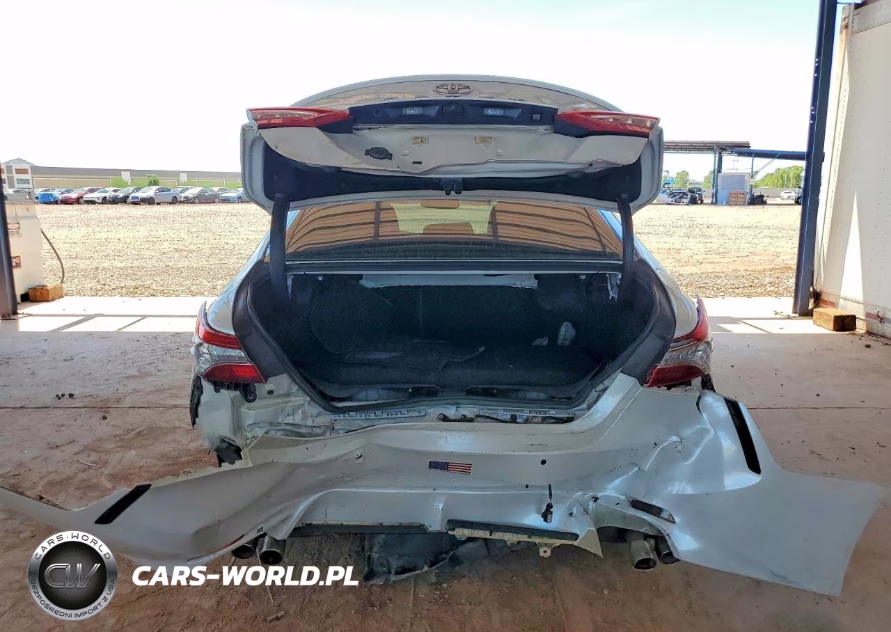 2018 Toyota Camry Xse VIN:4T1B61HKXJU669837 - 6