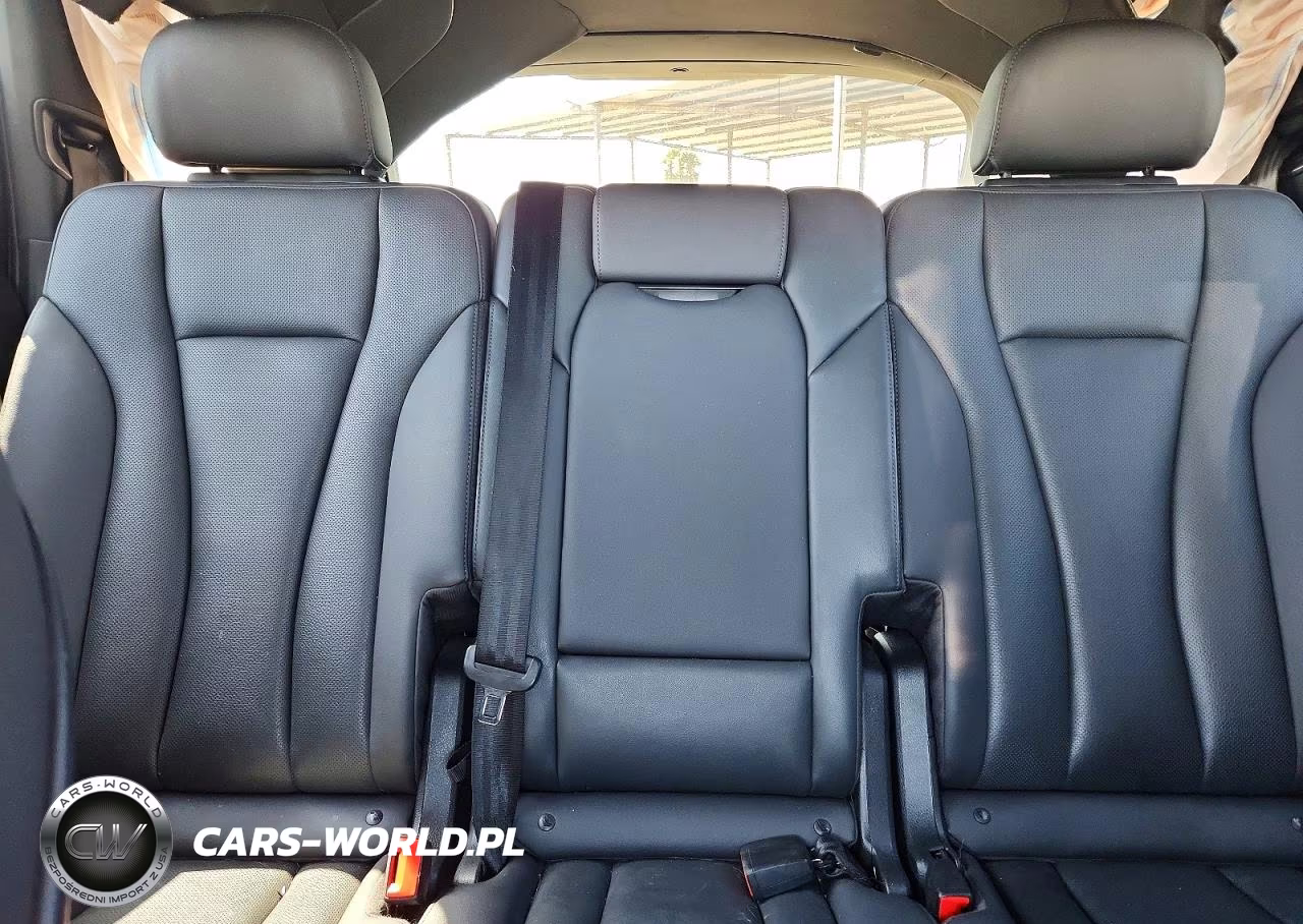 2022 Audi Q7 Premium Plus VIN:WA1LXBF70ND018419 - 10