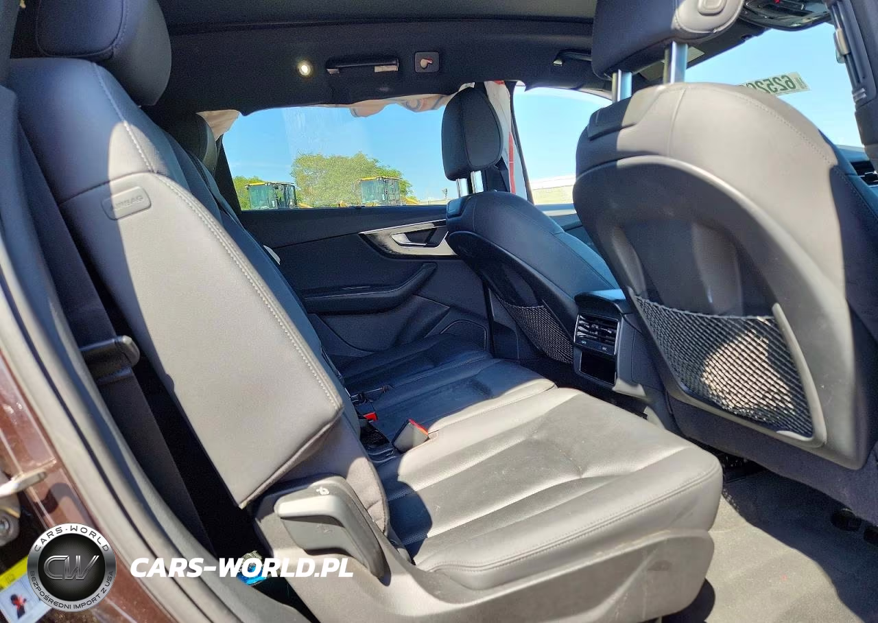 2022 Audi Q7 Premium Plus VIN:WA1LXBF70ND018419 - 11