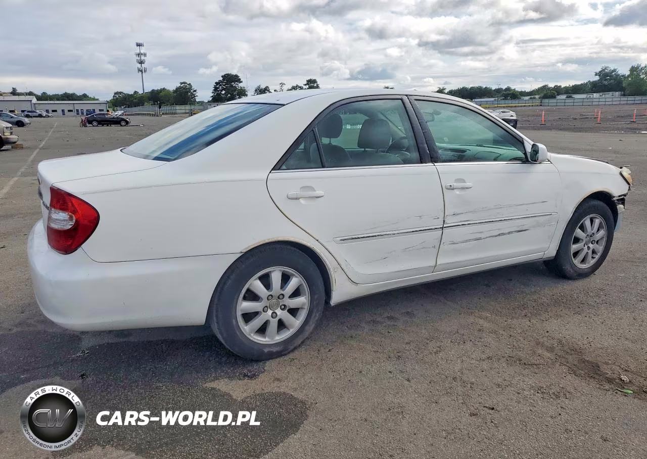 2003 Toyota Camry Xle VIN:4T1BE30K73U242127 - 3